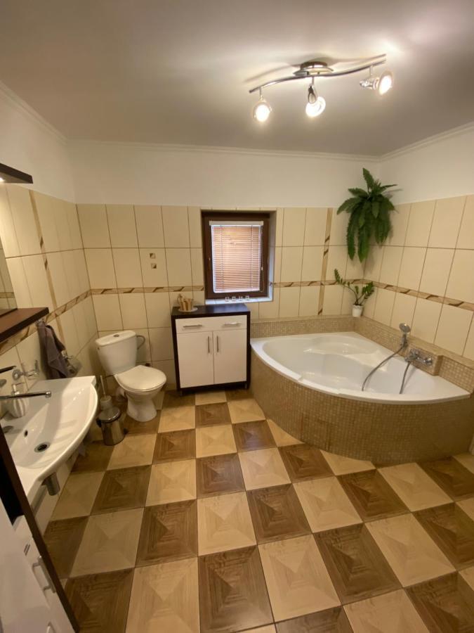 Privat U Zdenky Hotel Tvrdosin Bagian luar foto
