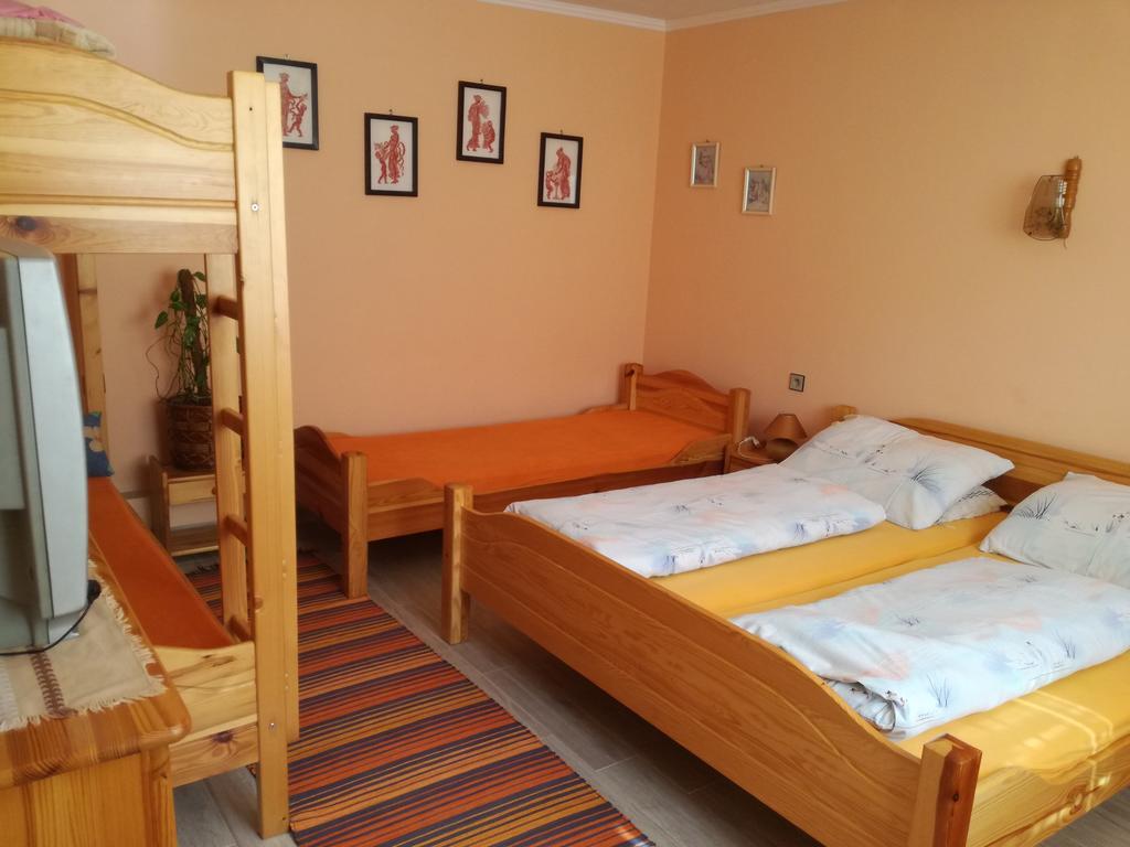Privat U Zdenky Hotel Tvrdosin Bagian luar foto
